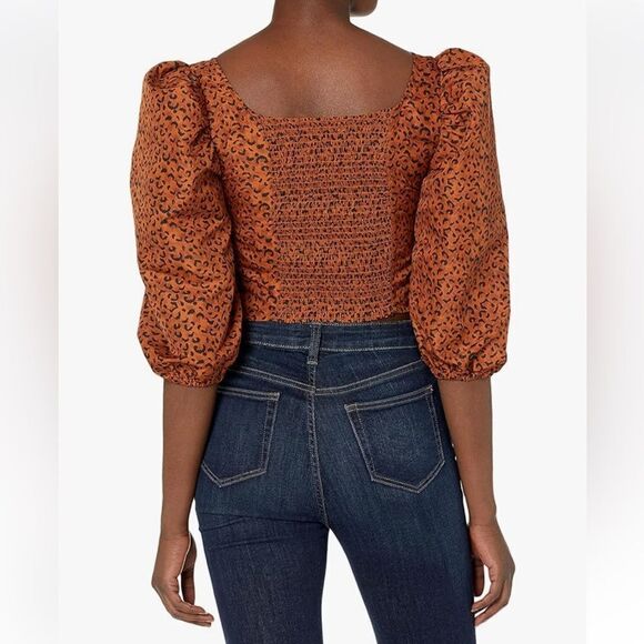 NWT Levi’s Leopard Print Puff Sleeve Top Medium - Picture 2 of 4